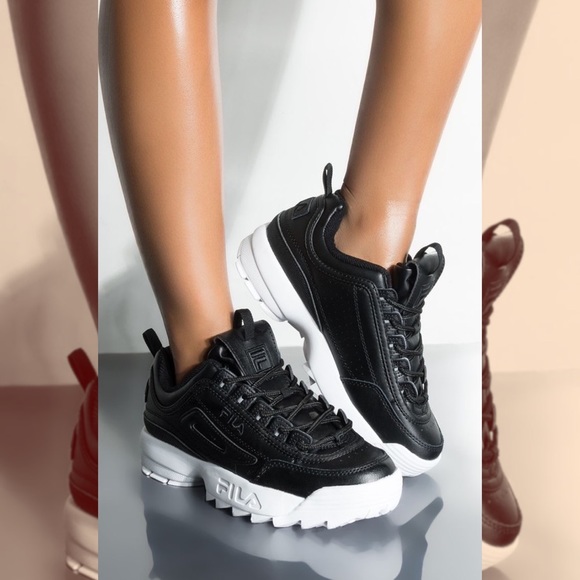 black chunky trainers fila